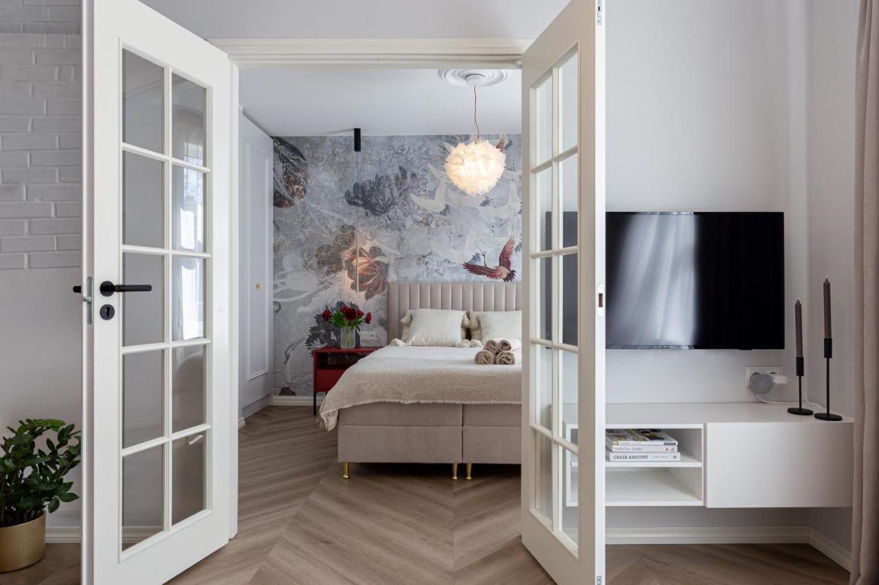 Fresh Unit, High Quality Design. * Reval